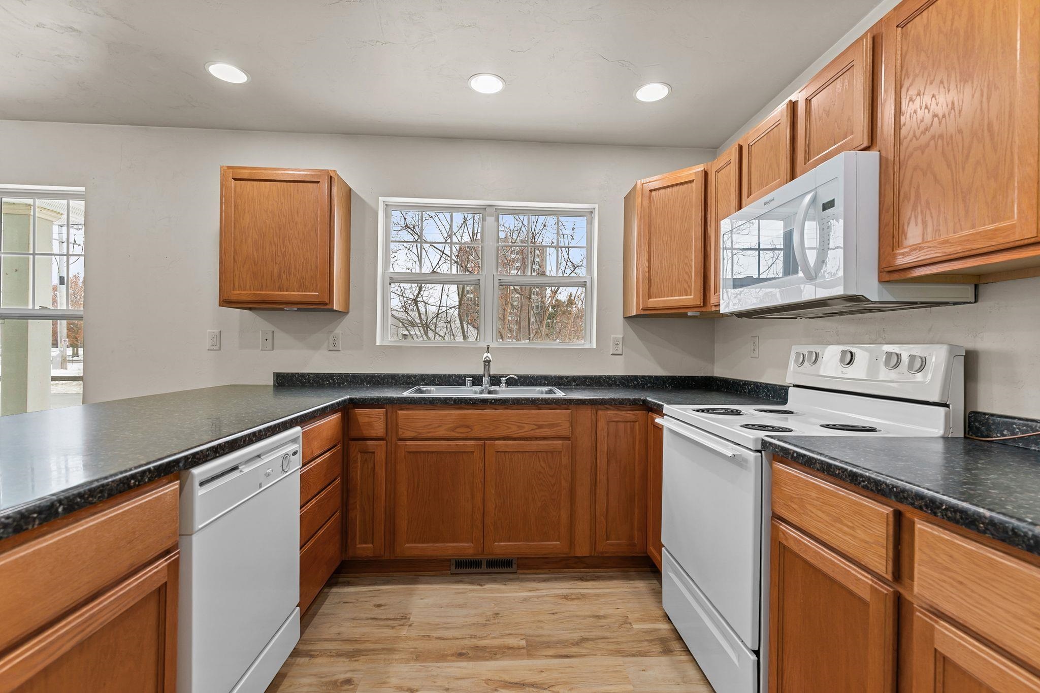 112 Broad Street Oshkosh, WI 54901 - Photo 5 of 19