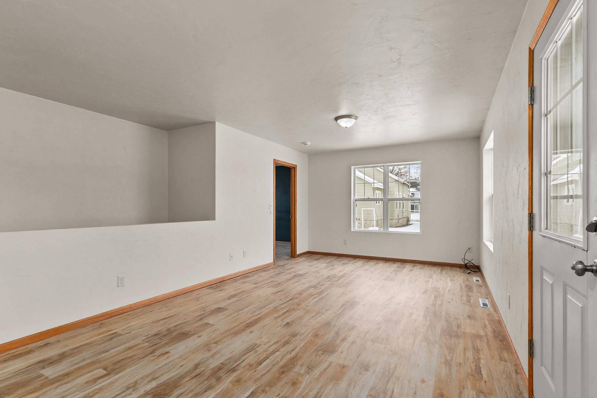 112 Broad Street Oshkosh, WI 54901 - Photo 9 of 19