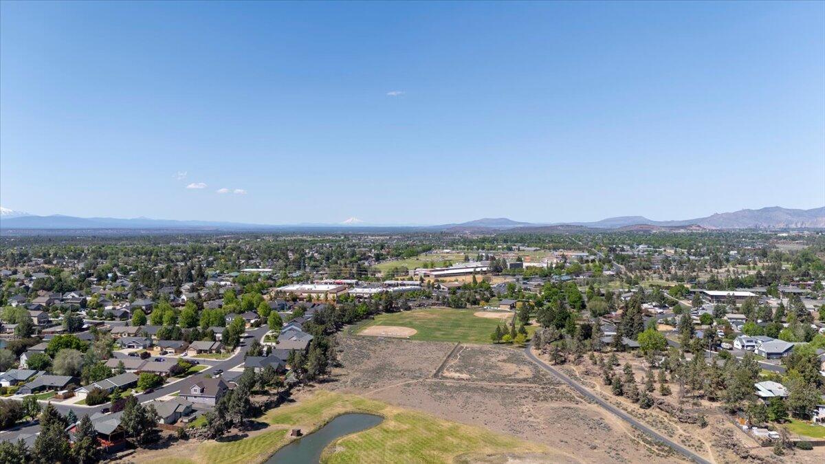 1339 Southwest Rimrock Way Redmond, OR 97756 - Photo 24 of 26