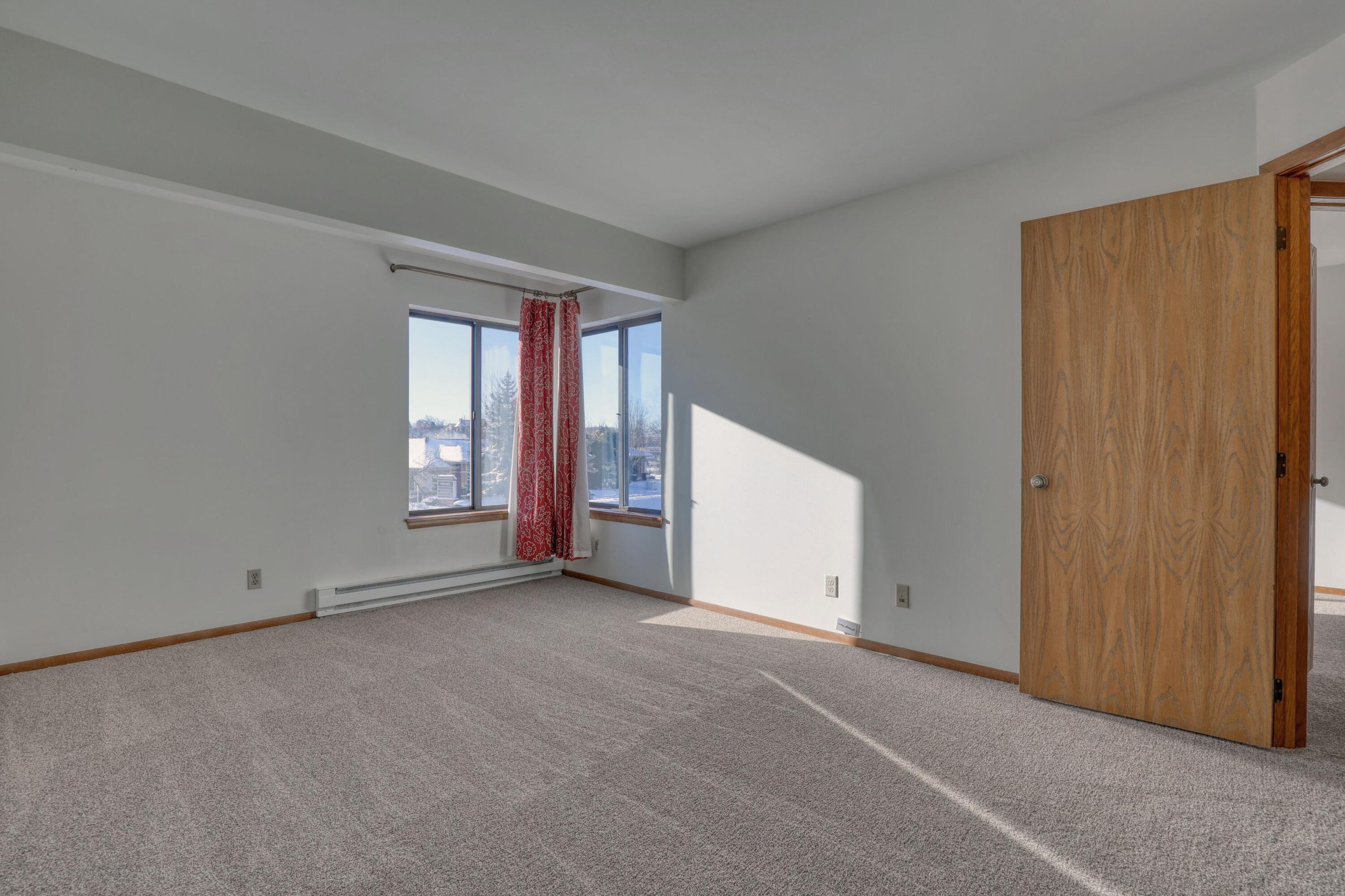 W176N9734 Riversbend Circle East Germantown, WI 53022 - Photo 11 of 27 Primary BR