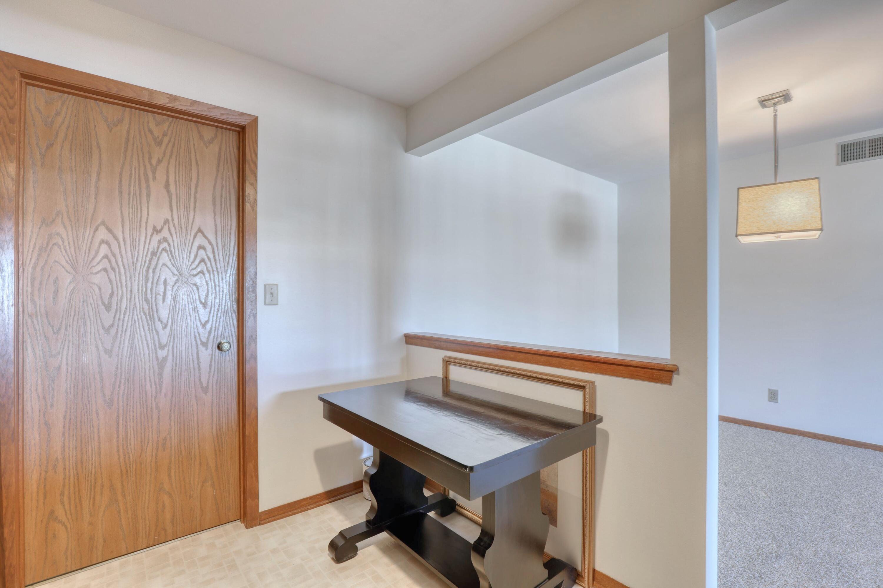 W176N9734 Riversbend Circle East Germantown, WI 53022 - Photo 16 of 27 KN/DR