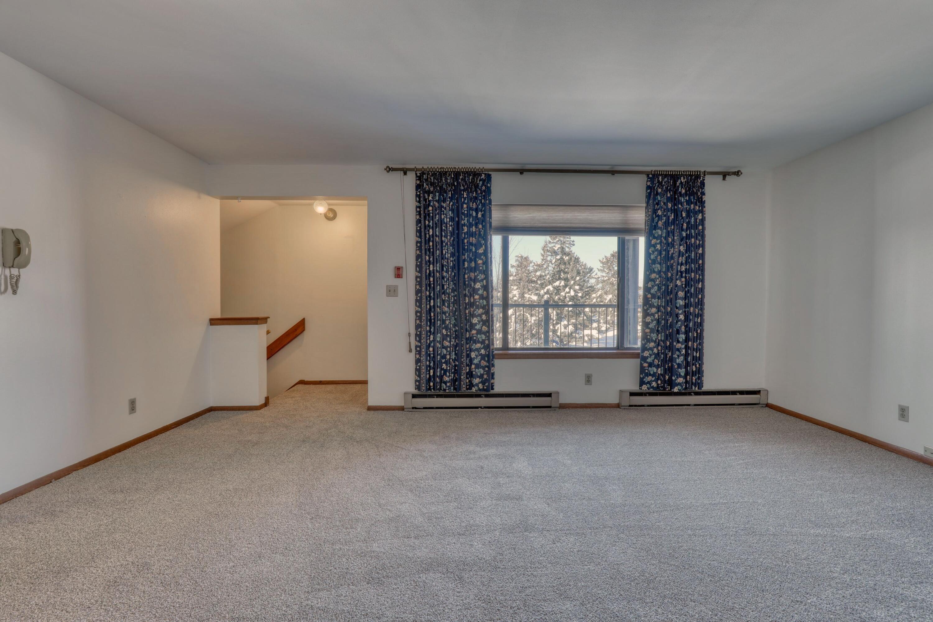 W176N9734 Riversbend Circle East Germantown, WI 53022 - Photo 21 of 27 Great room