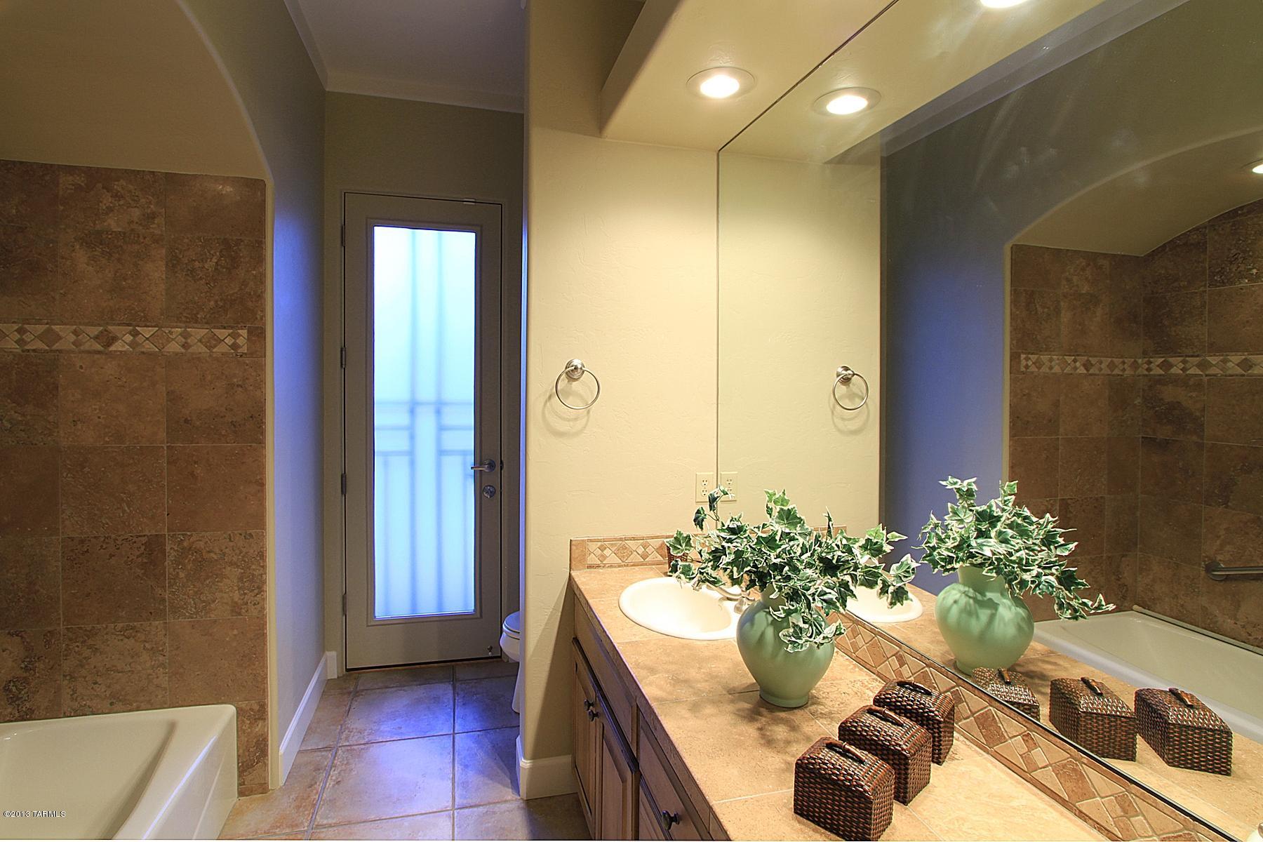 744 West Rim View Place Oro Valley, AZ 85755 - Photo 25 of 27 Gallery Image 25