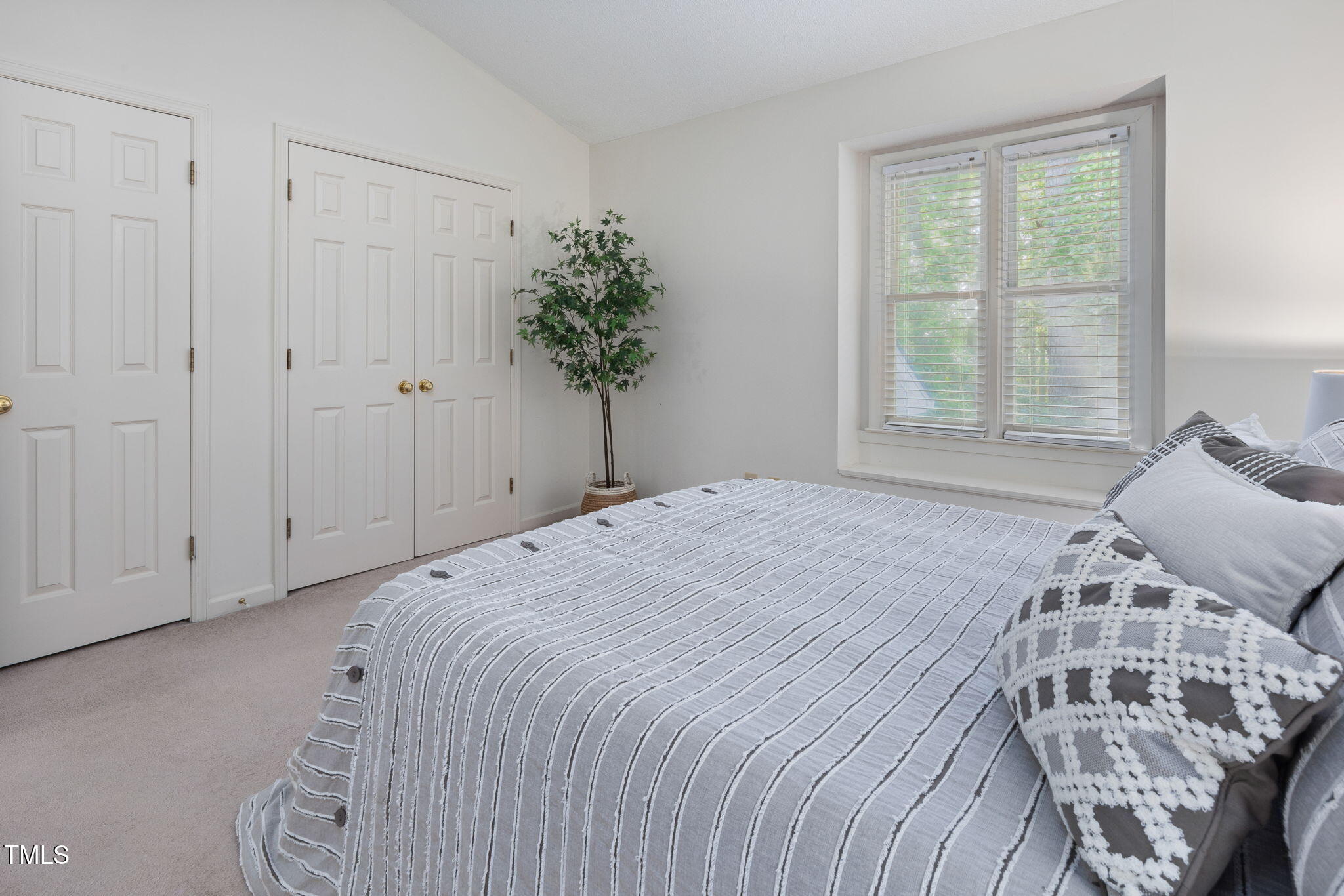 6 Parson Chase Durham, NC 27713 - Photo 11 of 21 26-web-or-mls-DX3A1972