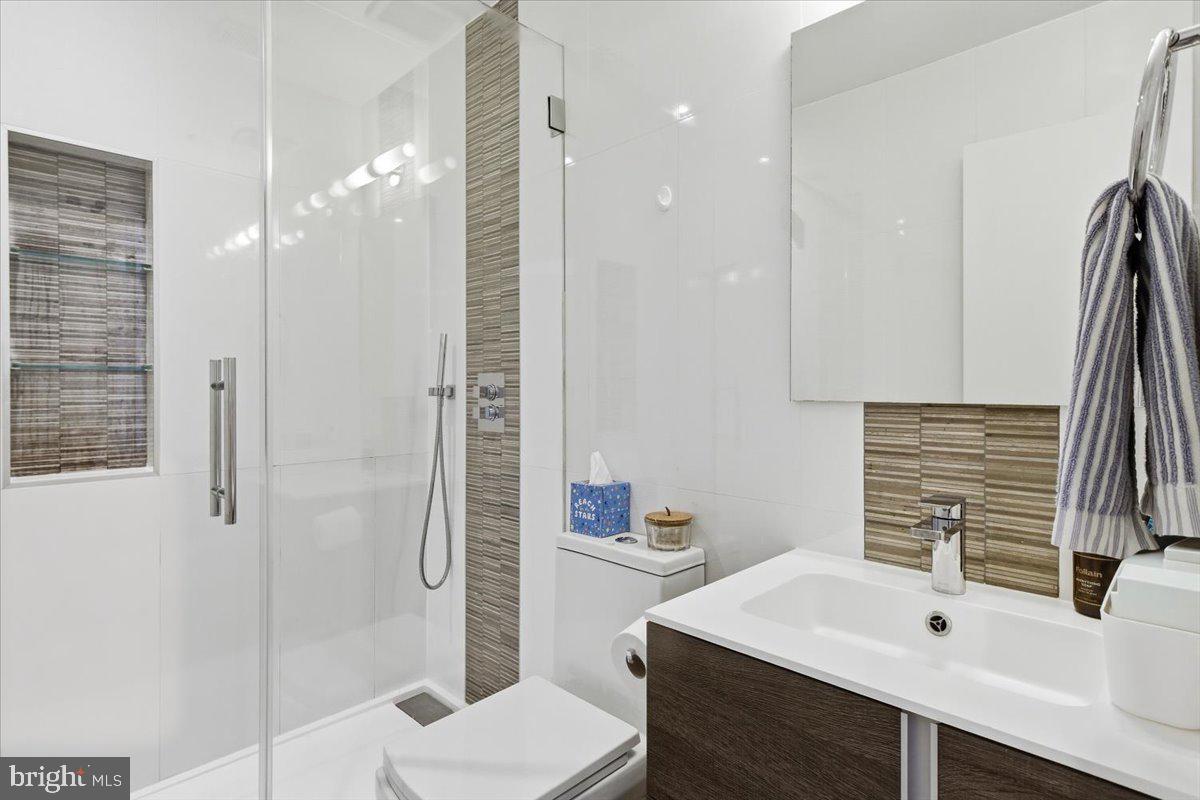 3610 Spruell Drive Silver Spring, MD 20902 - Photo 22 of 40 Bathroom 1 (Upstairs)