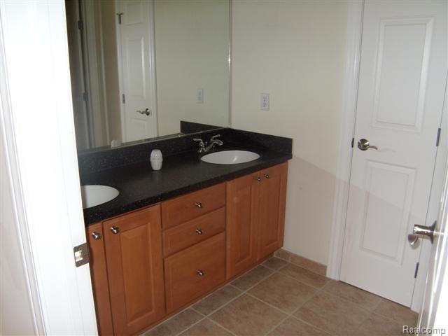 8507 Trail Ridge Dexter, MI 48130 - Photo 13 of 23 8507 BATH
