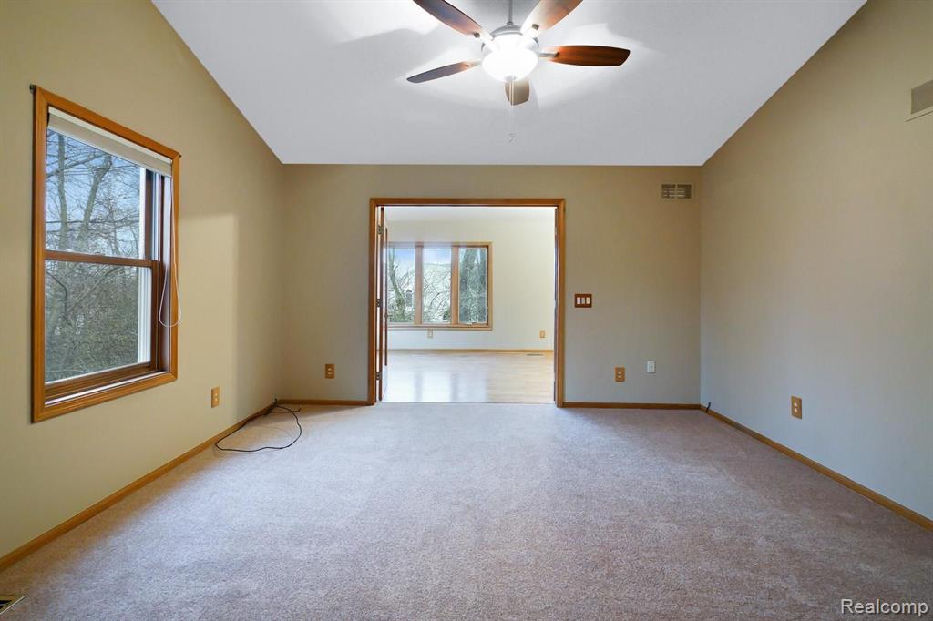 2235 Hiller Road West Bloomfield, MI 48324 - Photo 17 of 38