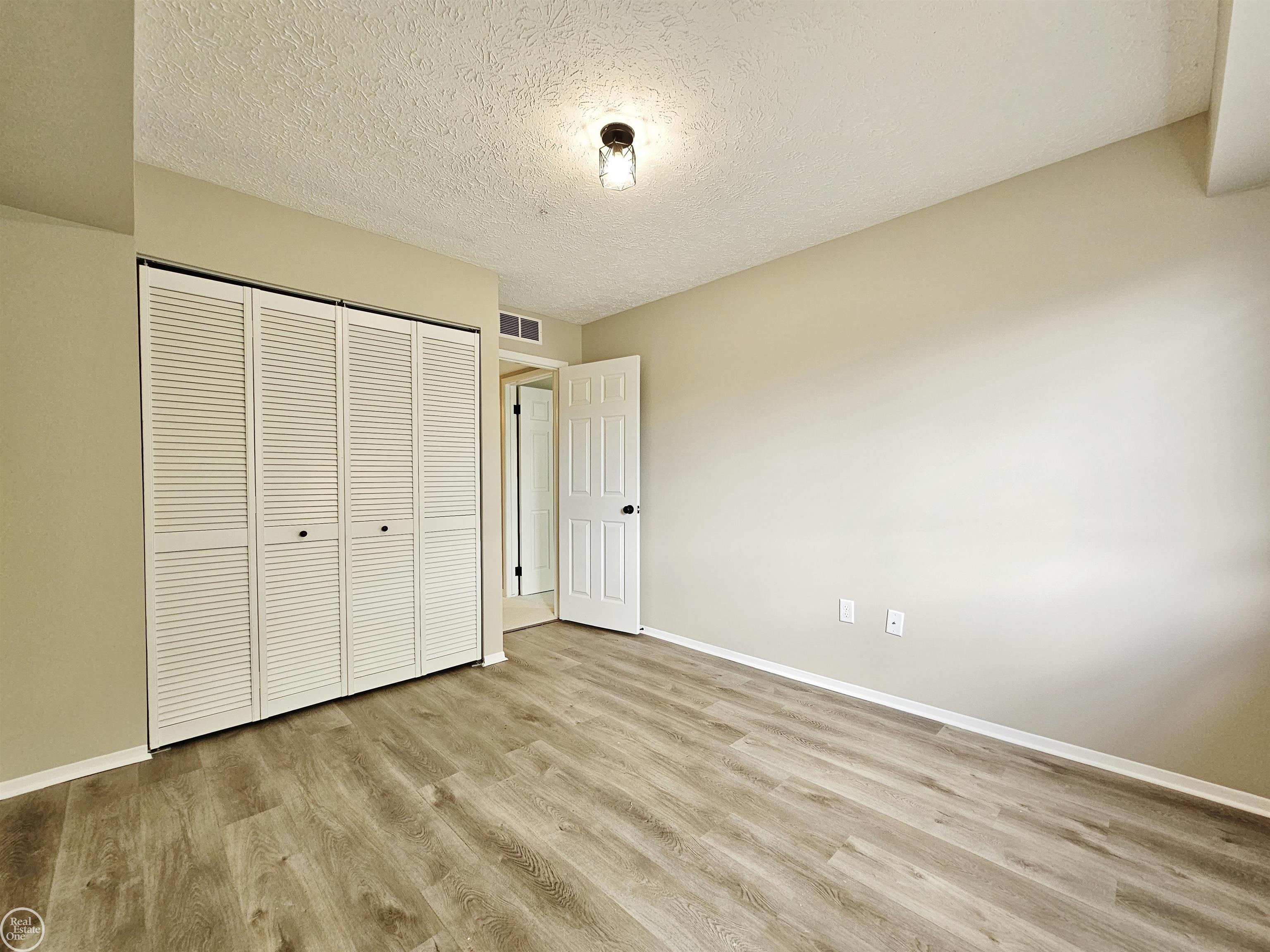 1693 Riverside Drive, Unit 6 Rochester, MI 48309 - Photo 24 of 30 50174785-3b695b09-9cc2-4e99-9b04-36c0d4631987.JPG
