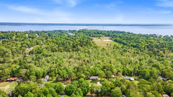 $179,900 | 141 Leaning Oak Drive, Point Blank, TX 77364