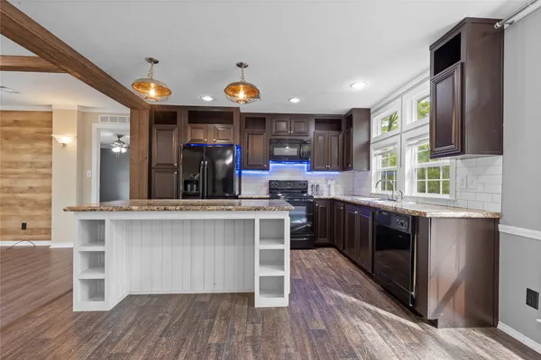 $179,900 | 141 Leaning Oak Drive, Point Blank, TX 77364