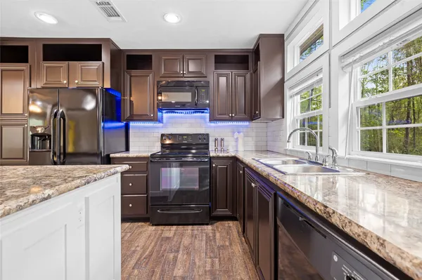 $179,900 | 141 Leaning Oak Drive, Point Blank, TX 77364