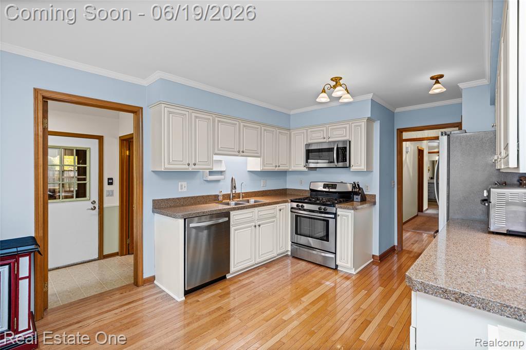 25550 Wixom Road Novi, MI 48374 - Photo 8 of 37