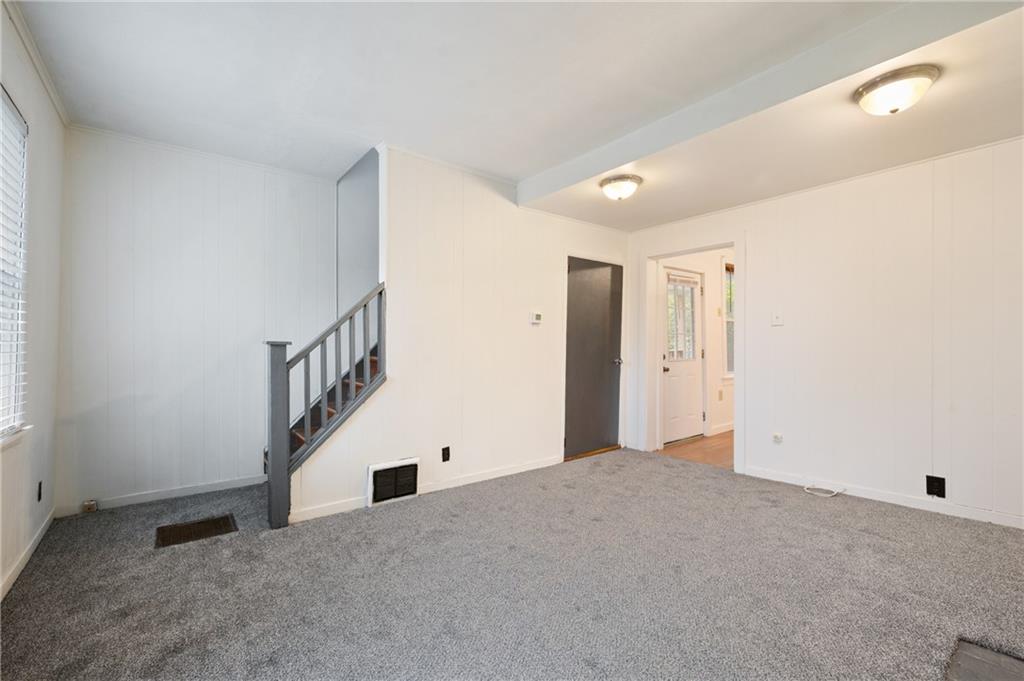 701 Maple Way Oakmont, PA 15139 - Photo 9 of 26 a view of an front door