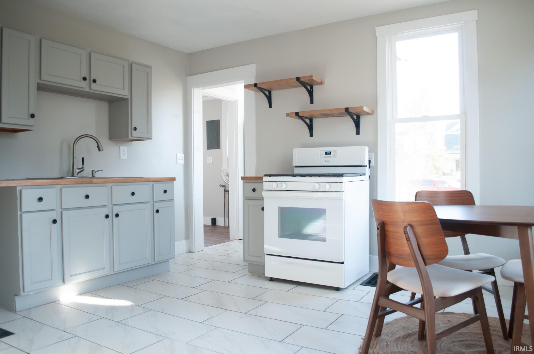 203 South Martin Street Ligonier, IN 46767 - Photo 10 of 26