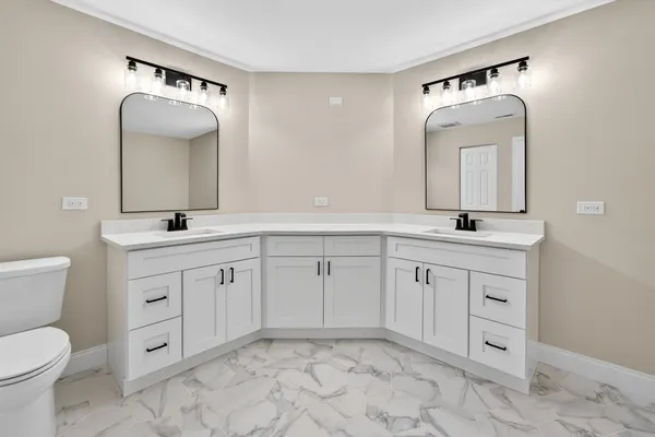 $389,900 | 802 Butternut Lane, Unit C, Mount Prospect, IL 60056
