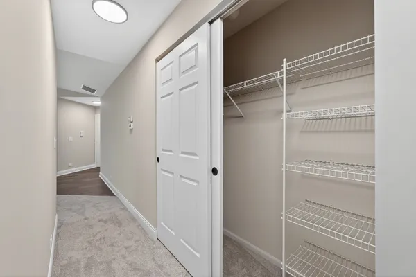 $389,900 | 802 Butternut Lane, Unit C, Mount Prospect, IL 60056