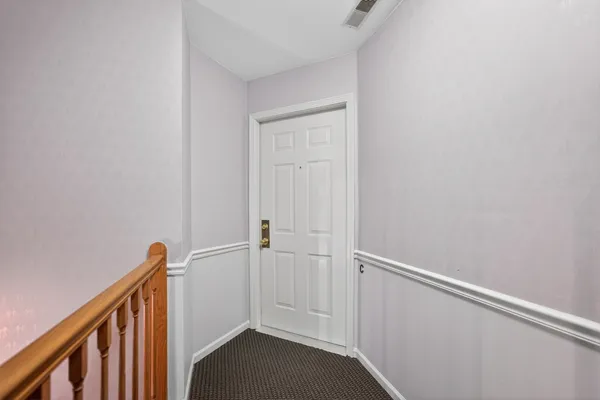 $389,900 | 802 Butternut Lane, Unit C, Mount Prospect, IL 60056