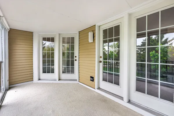 $389,900 | 802 Butternut Lane, Unit C, Mount Prospect, IL 60056