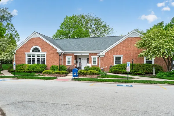 $389,900 | 802 Butternut Lane, Unit C, Mount Prospect, IL 60056