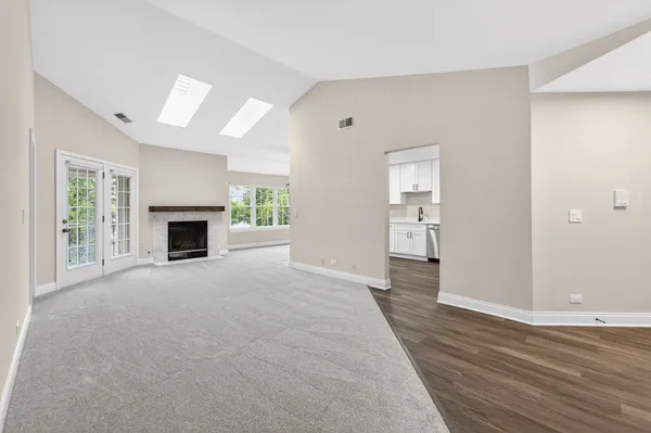 $389,900 | 802 Butternut Lane, Unit C, Mount Prospect, IL 60056