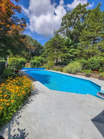 a view of a yard with an empty space