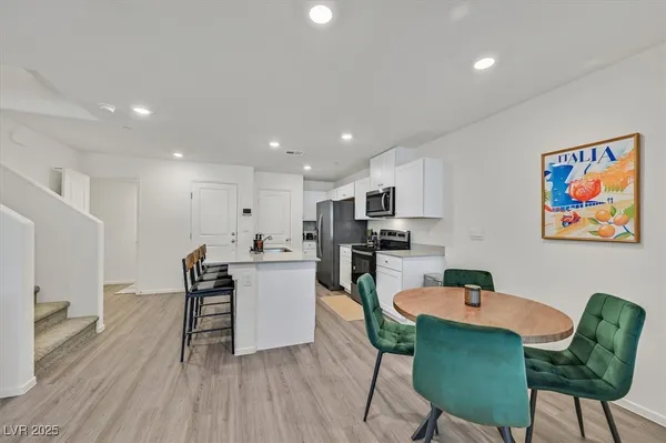 $3,000 | 1906 Arietta Vista Street, Henderson, NV 89044