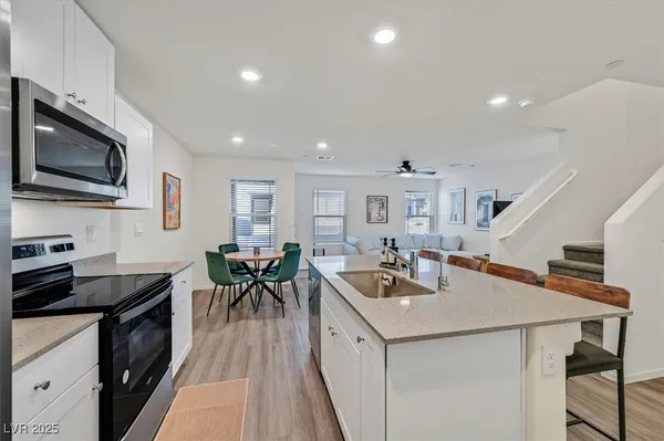 $3,000 | 1906 Arietta Vista Street, Henderson, NV 89044