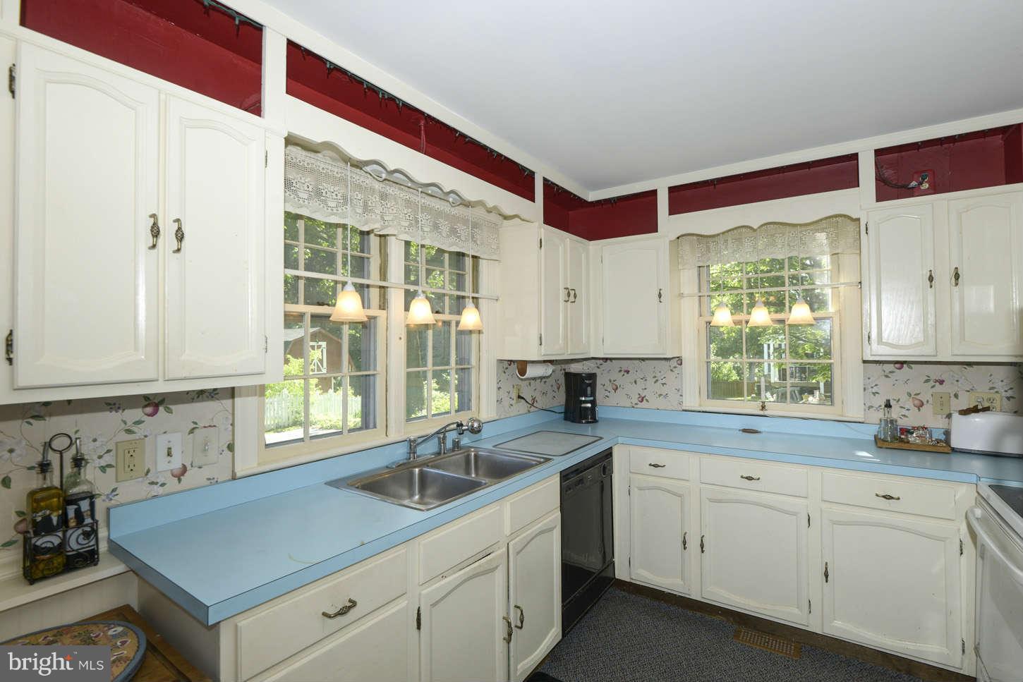 7906 Brooklyn Bridge Road Laurel, MD 20707 - Photo 7 of 30 Kitchen