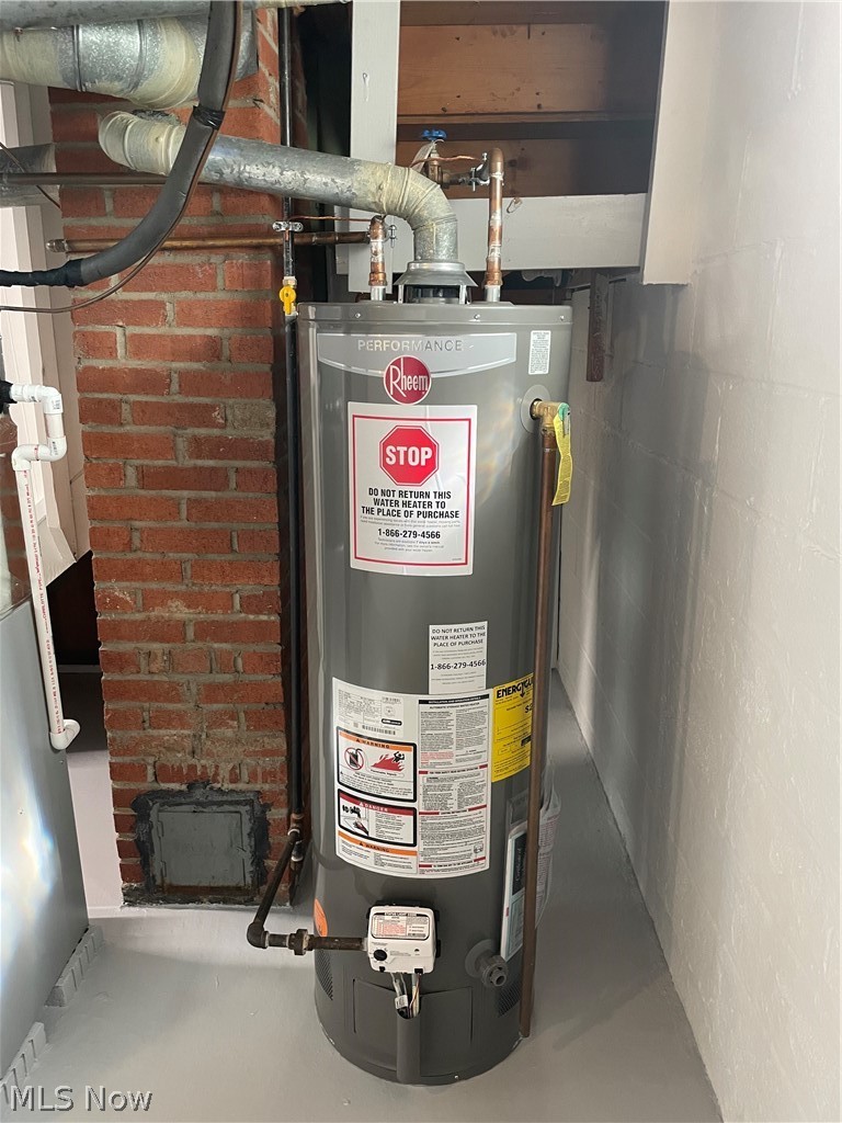 29317 Oakdale Road Willowick, OH 44095 - Photo 32 of 33 New Hot Water Tank