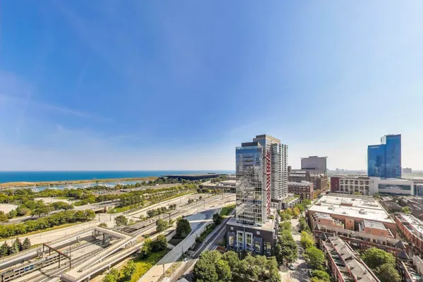 $498,000 | 1717 South Prairie Avenue, Unit 1910, Chicago, IL 60616