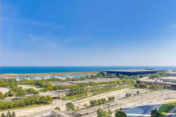 $498,000 | 1717 South Prairie Avenue, Unit 1910, Chicago, IL 60616