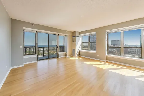 $498,000 | 1717 South Prairie Avenue, Unit 1910, Chicago, IL 60616