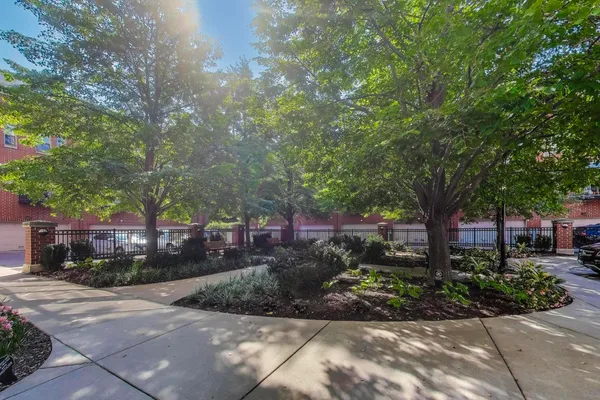 $498,000 | 1717 South Prairie Avenue, Unit 1910, Chicago, IL 60616