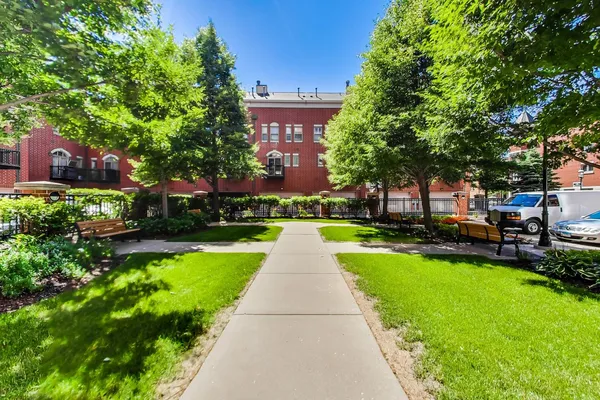 $498,000 | 1717 South Prairie Avenue, Unit 1910, Chicago, IL 60616
