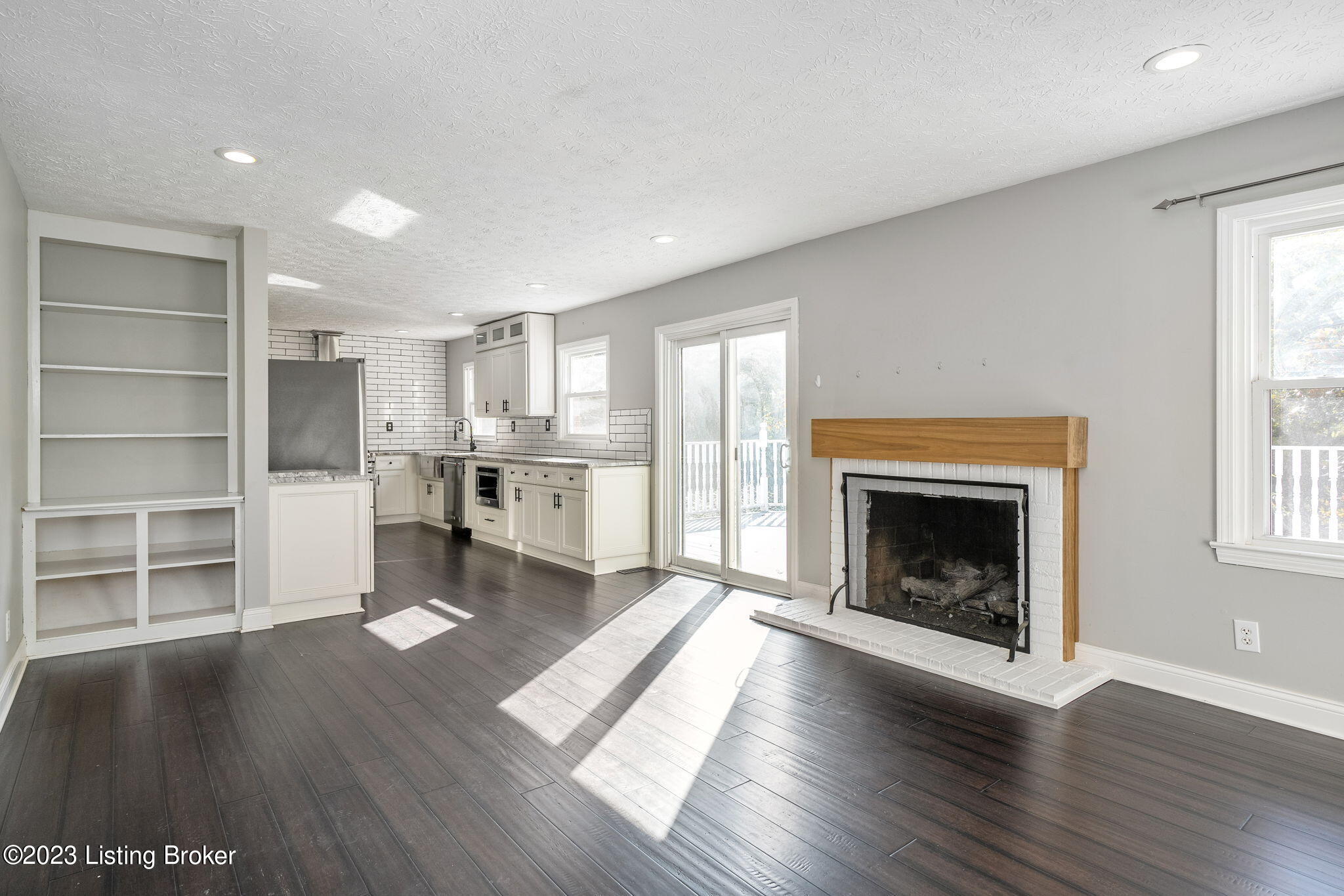 418 Moser Road Louisville, KY 40223 - Photo 13 of 59 418 Moser Rd-32