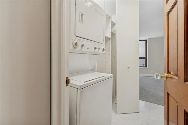 $3,800 | 110 East Delaware Place, Unit 1301, Chicago, IL 60611