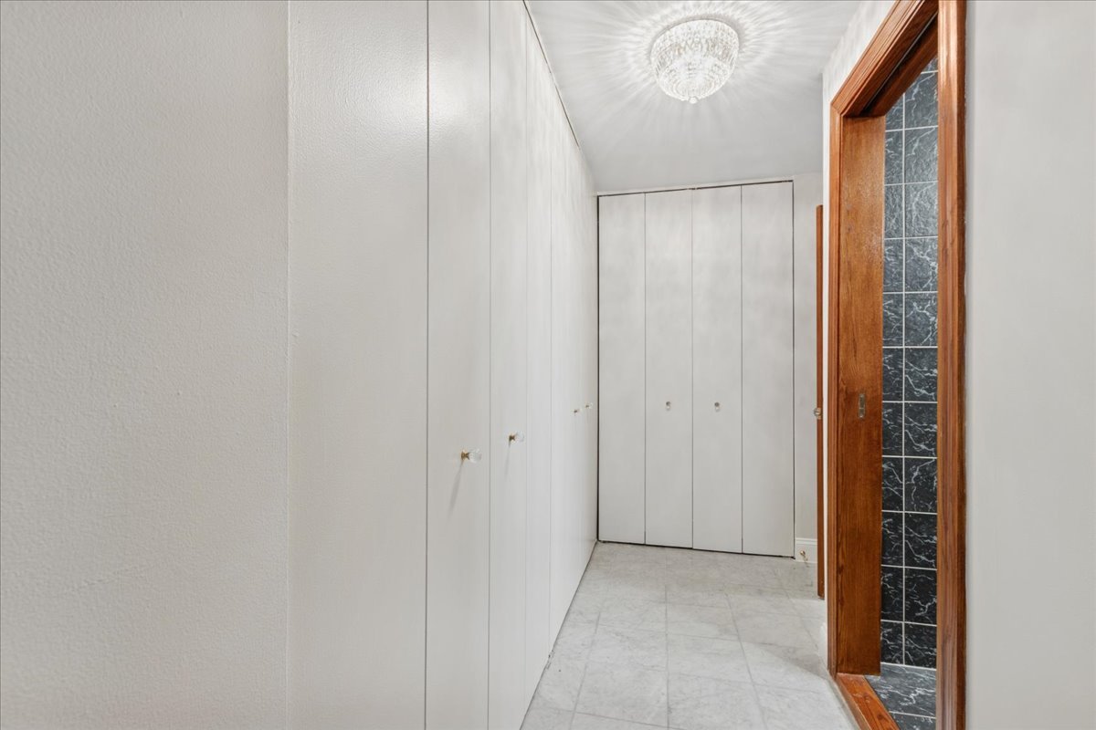 110 East Delaware Place, Unit 1301 Chicago, IL 60611 - Photo 20 of 23