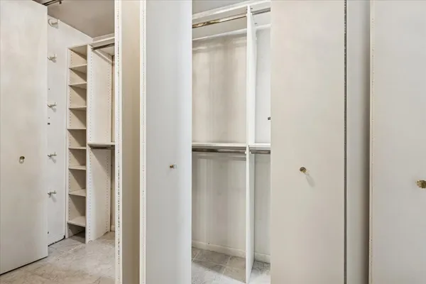 $3,800 | 110 East Delaware Place, Unit 1301, Chicago, IL 60611