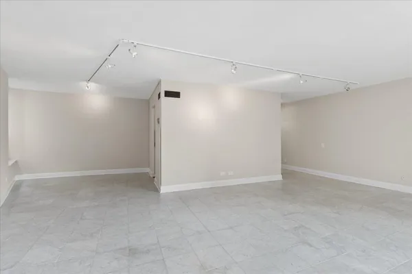 $3,800 | 110 East Delaware Place, Unit 1301, Chicago, IL 60611