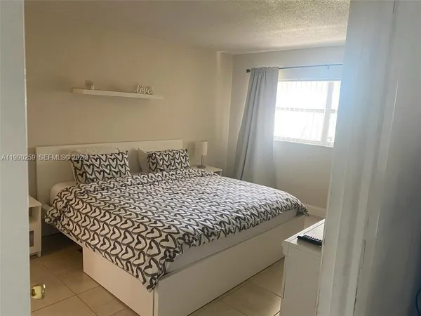 $1,750 | 4700 Washington Street, Unit 406, Hollywood, FL 33021