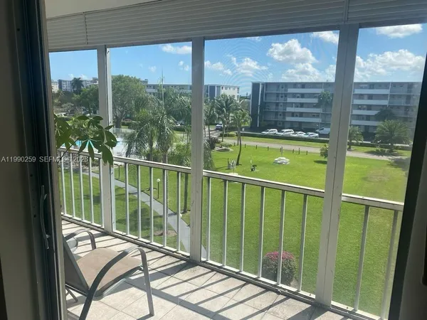 $1,750 | 4700 Washington Street, Unit 406, Hollywood, FL 33021