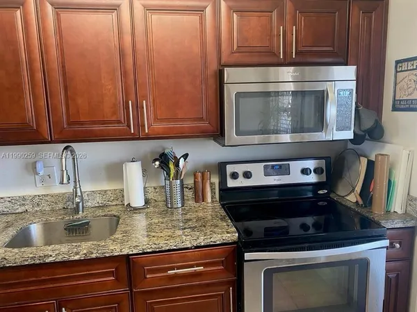 $1,750 | 4700 Washington Street, Unit 406, Hollywood, FL 33021