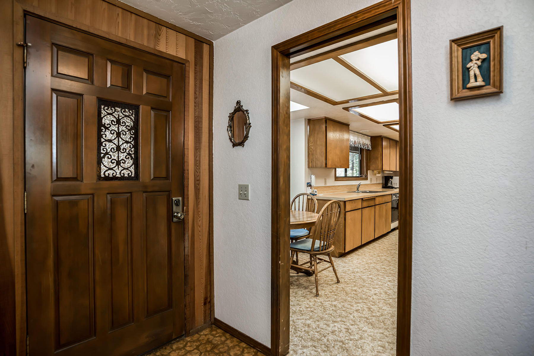 14557 Crossroads Loop Sisters, OR 97759 - Photo 5 of 25 Nice entry with a coat closet