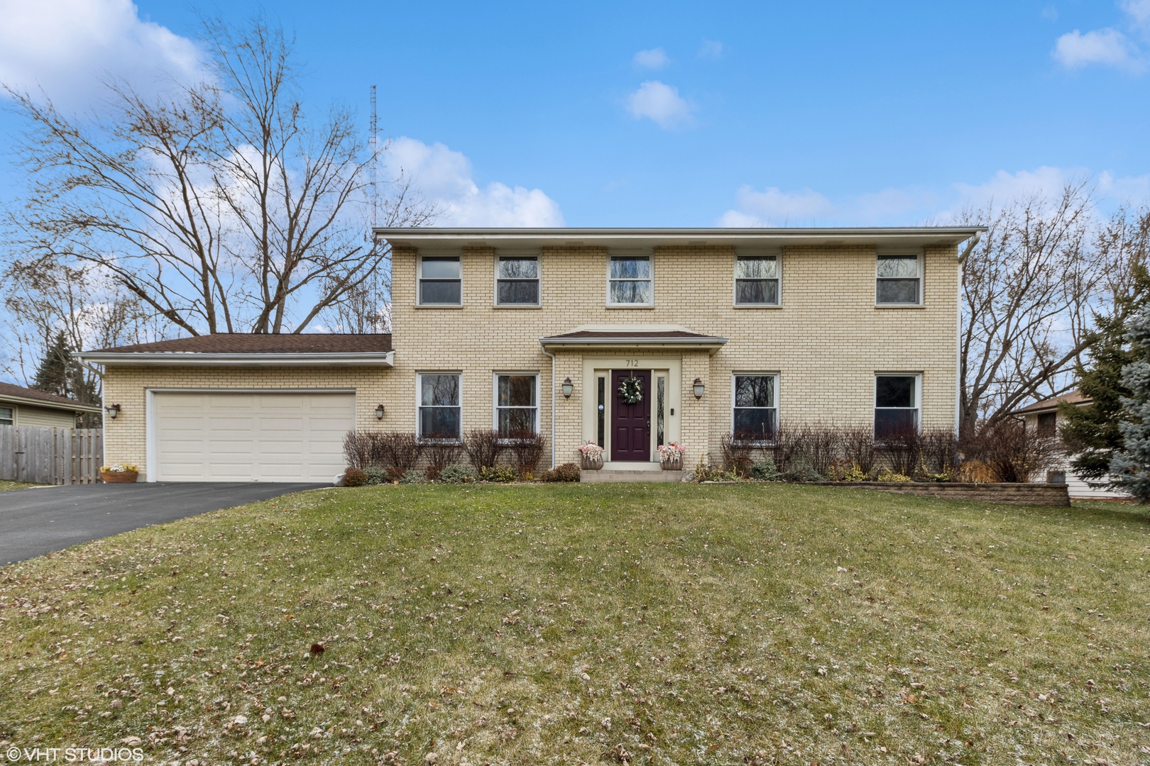 712 Surrey Lane Algonquin, IL 60102 - Photo 1 of 19 a view of a house with a yard