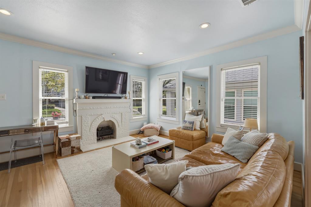 5247 Goodwin Avenue Dallas, TX 75206 - Photo 6 of 31