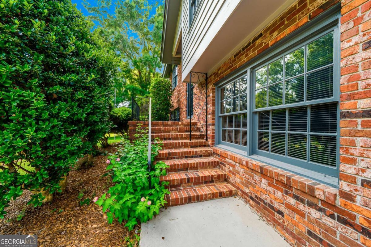 1733 Cedarwood Road Milledgeville, GA 31061 - Photo 4 of 34
