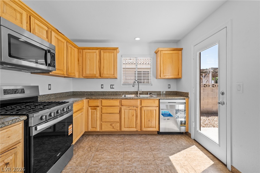 1925 Falcon Ridge Street Las Vegas, NV 89142 - Photo 10 of 31