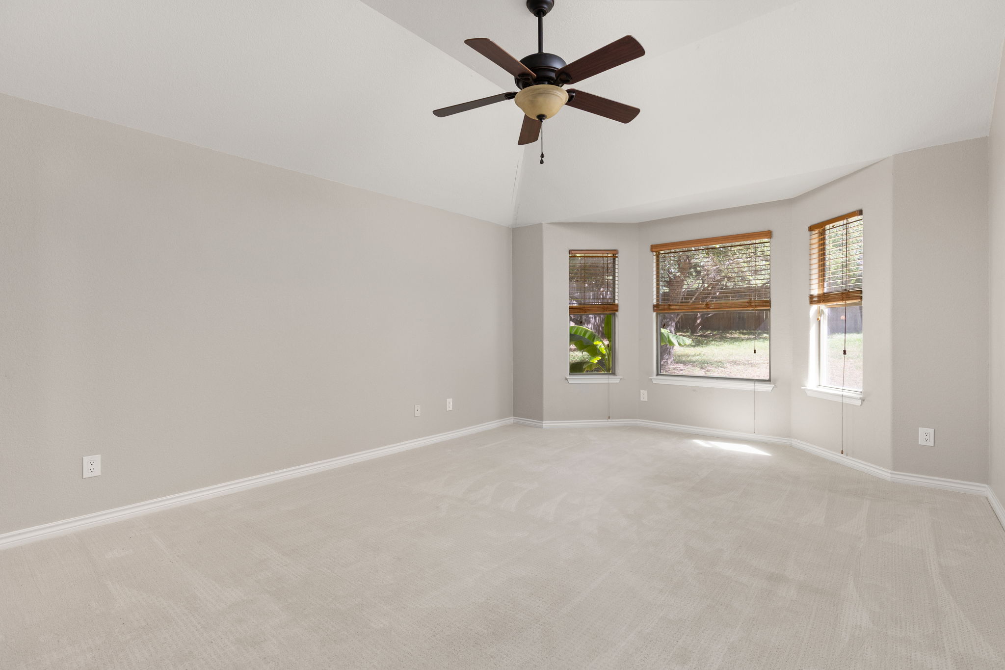 10025 Janet Loop Dripping Springs, TX 78620 - Photo 11 of 28 Gallery Image 11