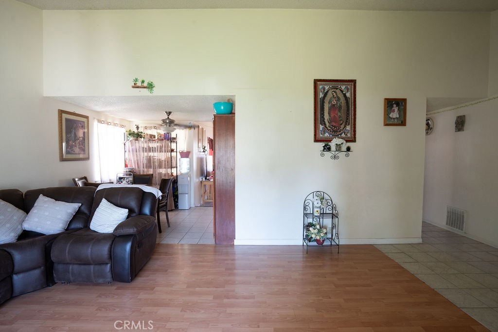37406 3rd Palmdale, CA 93550 - Photo 7 of 42