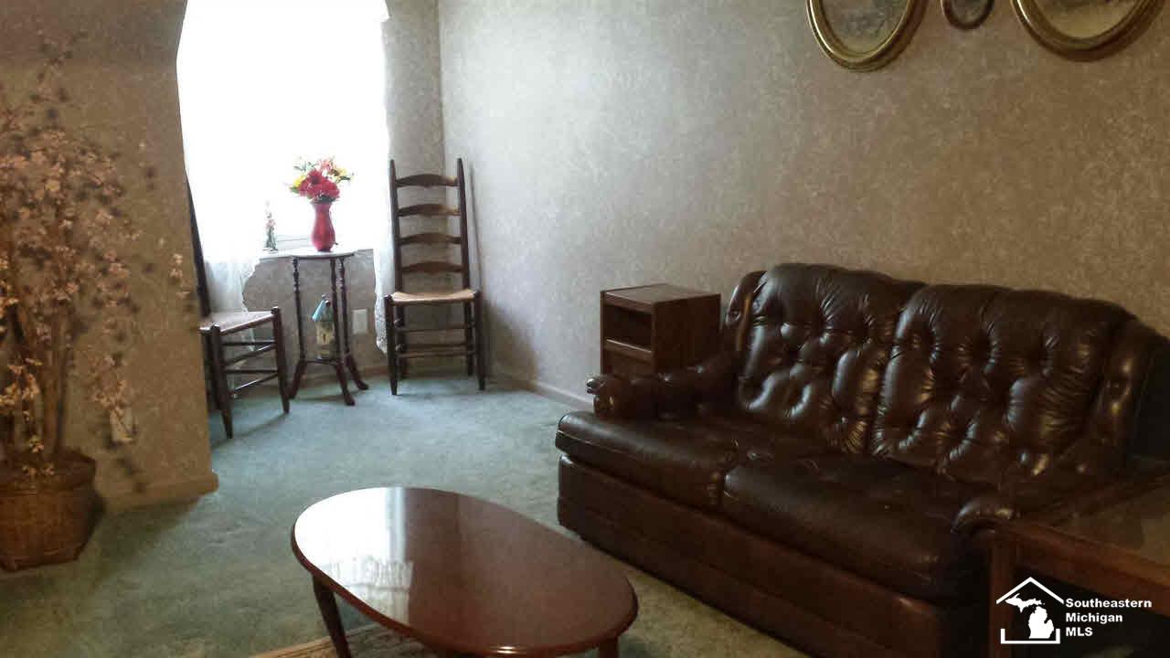 11810 Sumpter Road Carleton, MI 48117 - Photo 9 of 16 20441226-8.JPG